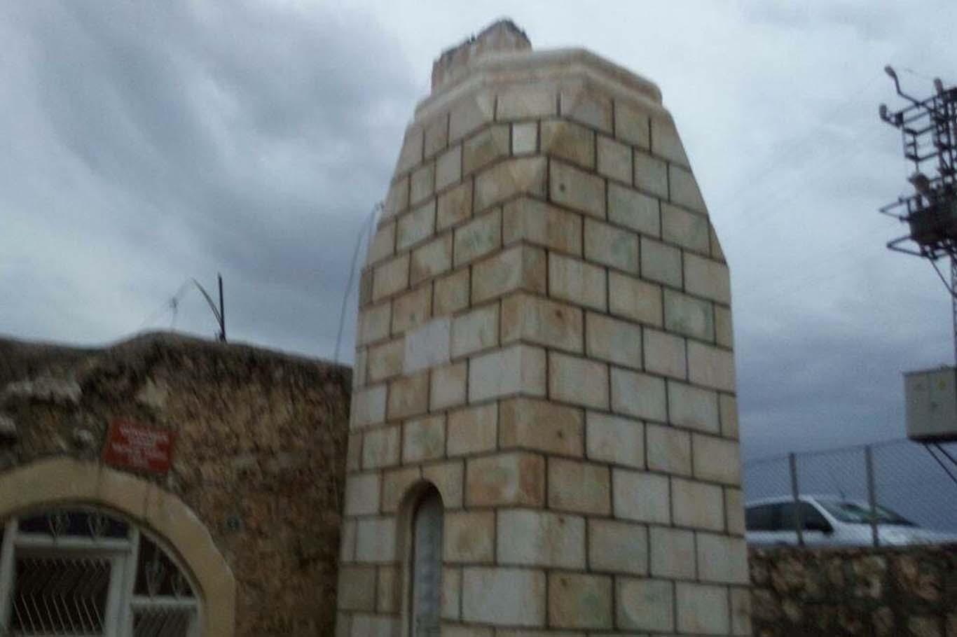 Midyat’ta fırtına nedeniyle cami minaresi yıkıldı.